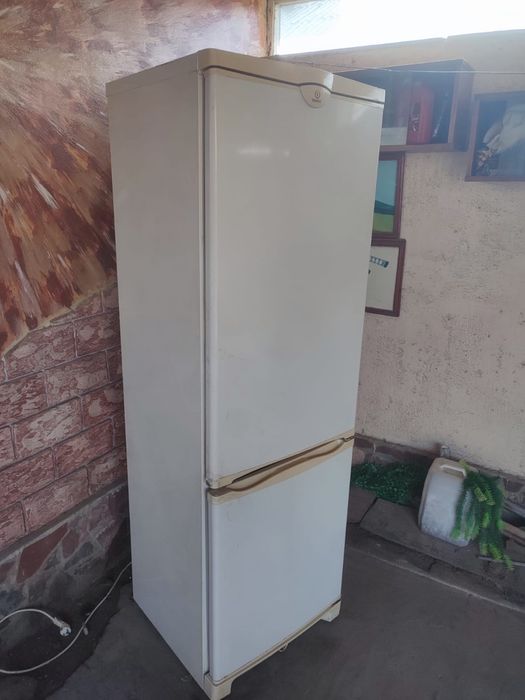 Холодильник indesit