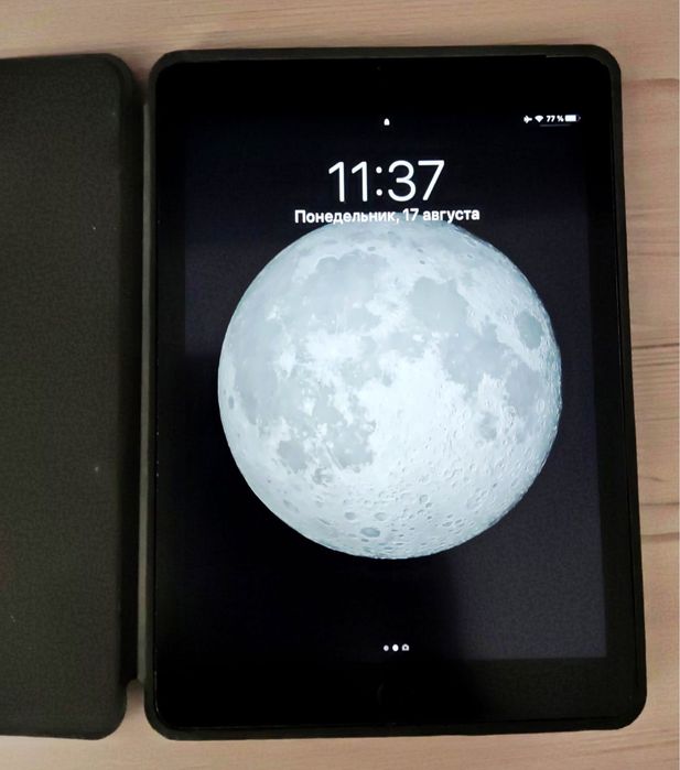 Айпад Apple Air A1475