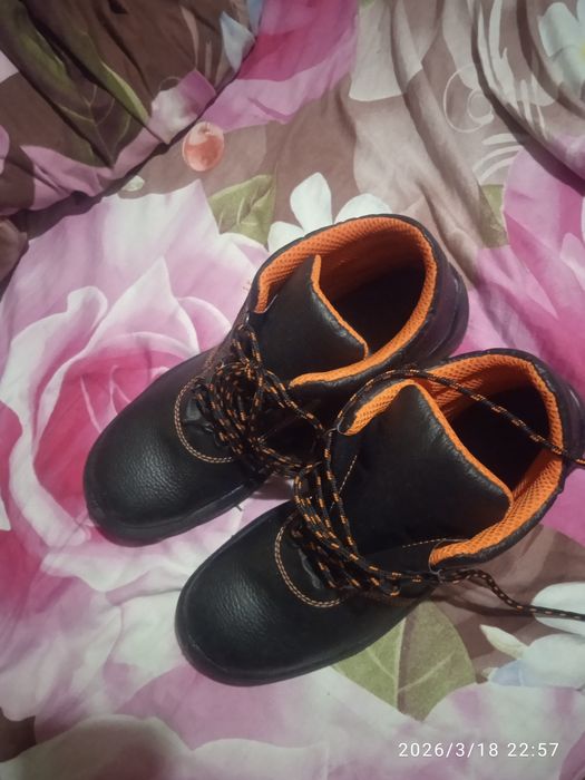 Продам ботинки рабочие. Новые.,