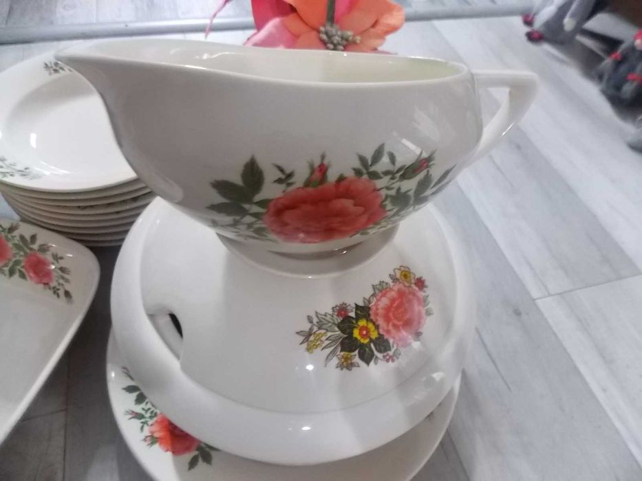 serviciu de masa din portelan anilor 70 - 180 lei