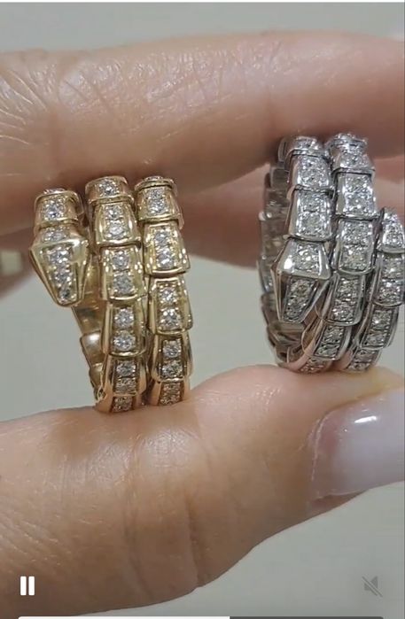 Женское кольцо с бриллиантами