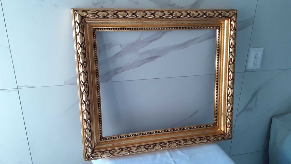 Rama lemn masiv cu stucatura, dimensiune exterioara 78x68 cm