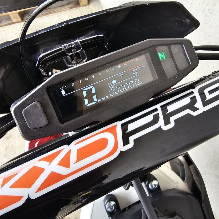 Cross KXD BORD Digital Hurricane 125cc fulblack r17/14