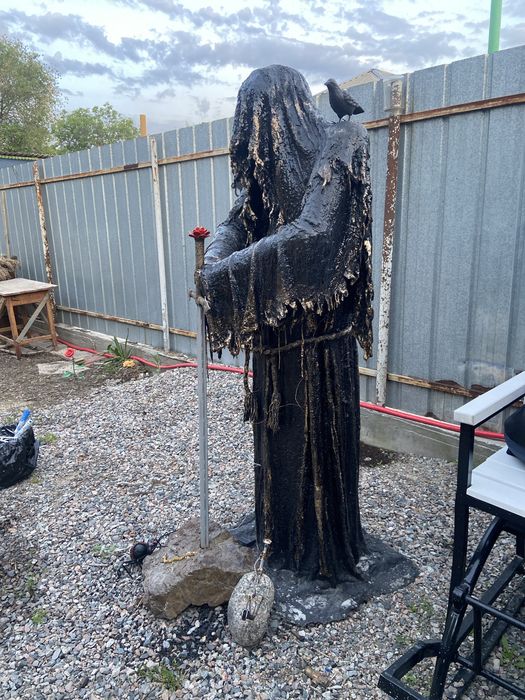 Садовая фигура -Монах