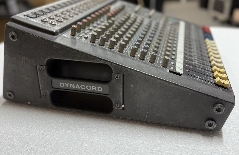 Vand mixer dynacord Powermate PM1000.1