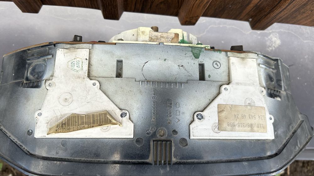 щиток W124 оригинал