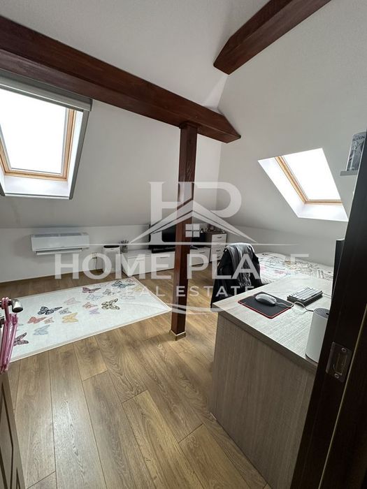 Къща на два етажа с веранда и лятна кухня в кв.Аспарухово.