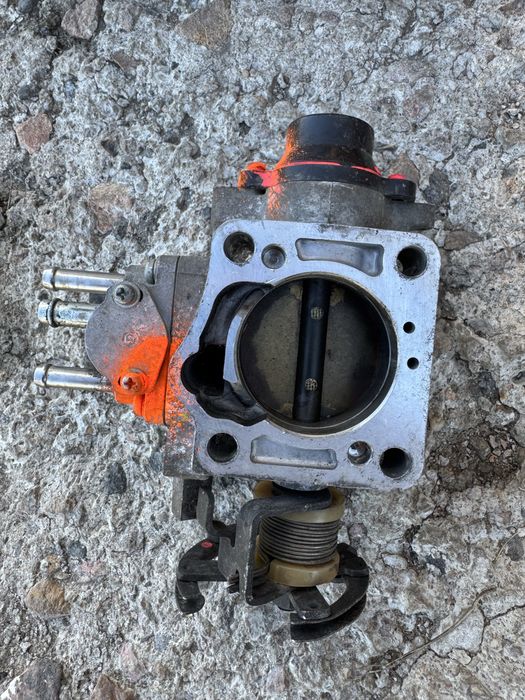 Продам дросельную заслонку 3sfe