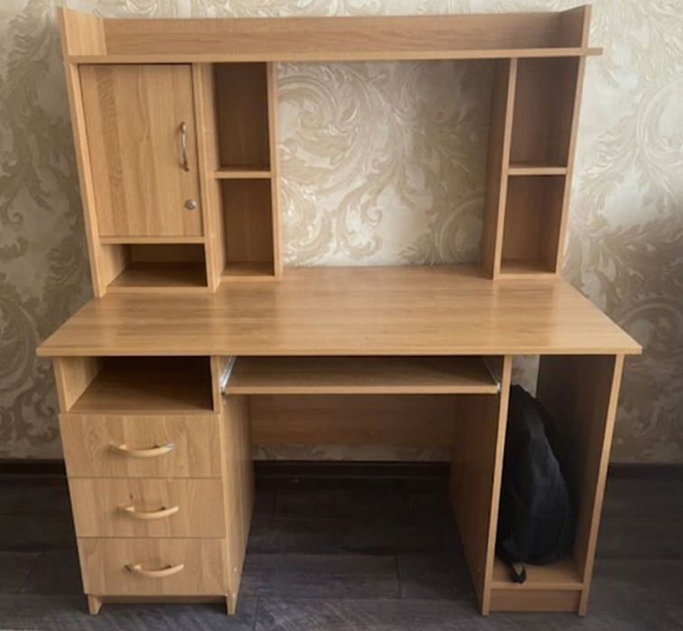 Продам стол ученический