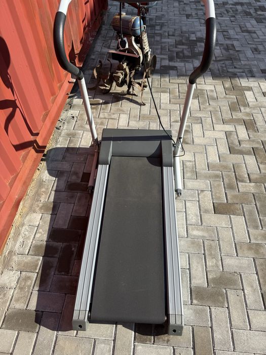 Продам беговую дорожку