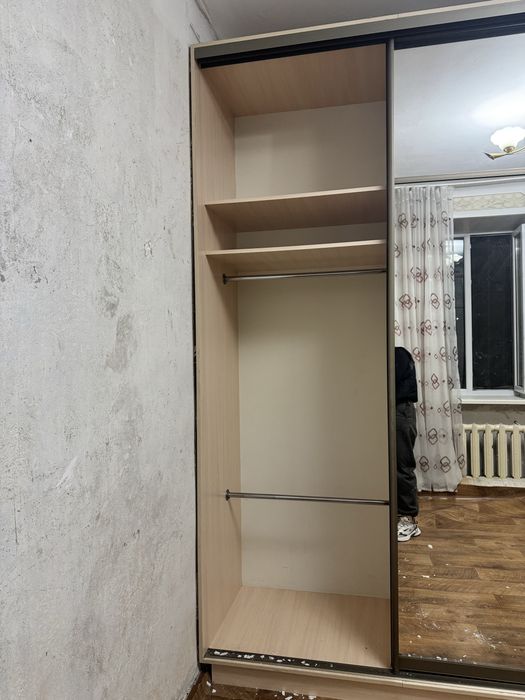 Шкаф, высокий огромный вместительный