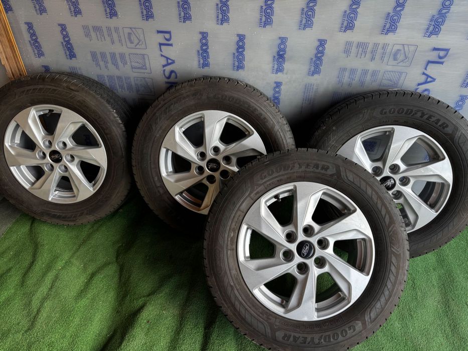 Гуми с джанти Ford