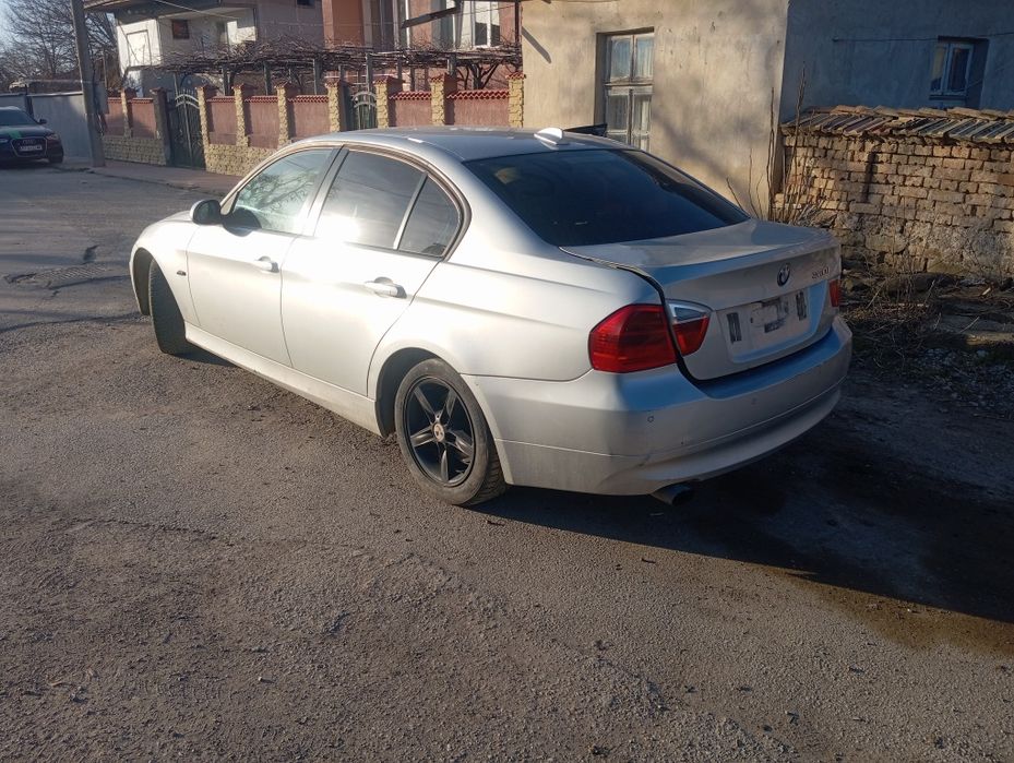 Продавам BMW E90 2.0 143 На Части