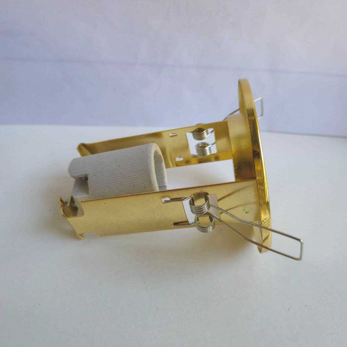 Potolochniy chiroq / Светильник встраиваемый потолочный