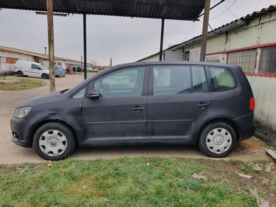 Dezmembrez vând piese Vw Touran  , 2012 , 1.4 benzină  , CDGA , 110 kw
