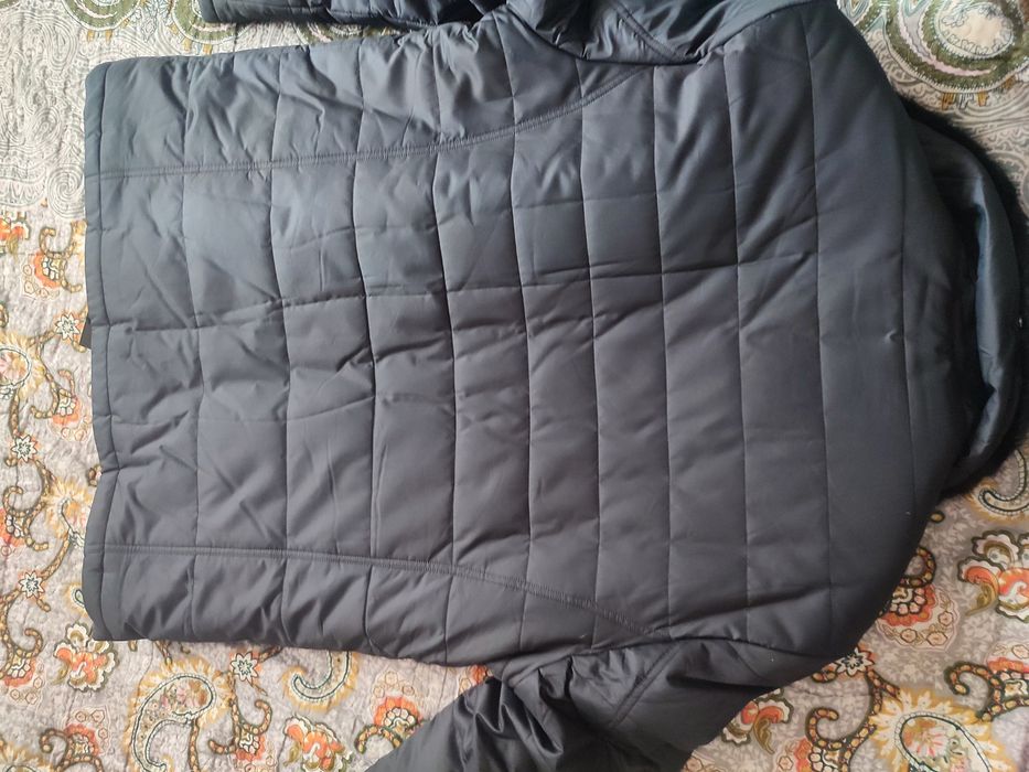 Черная мужская куртка