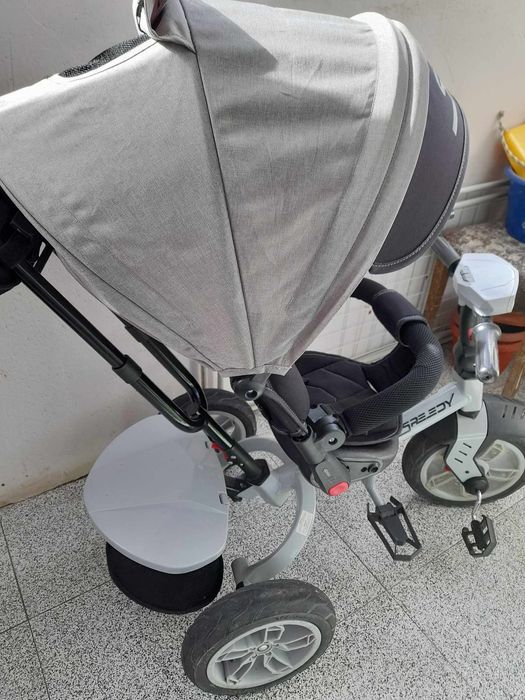 СПЕШНО!Детска триколка сива