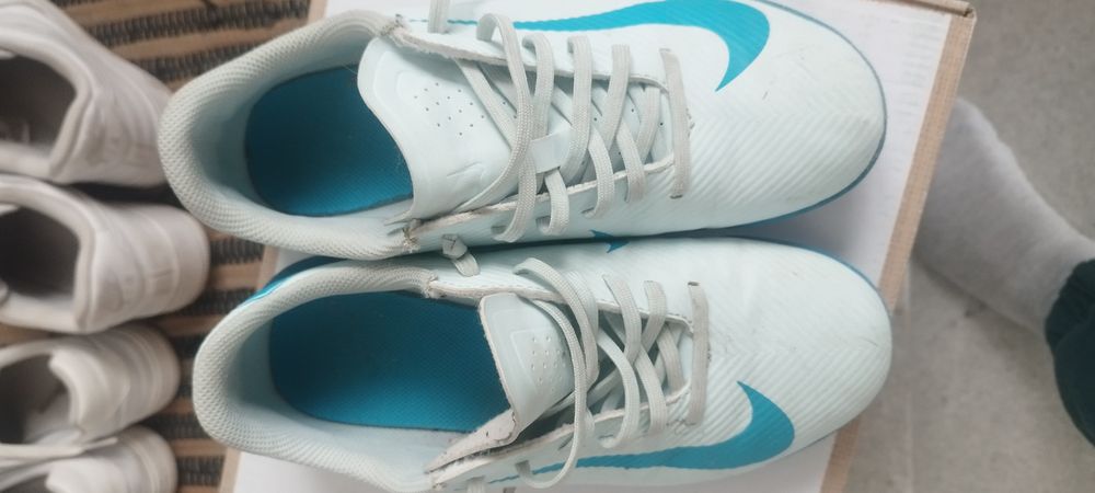 Бутонки и стоножки Nike