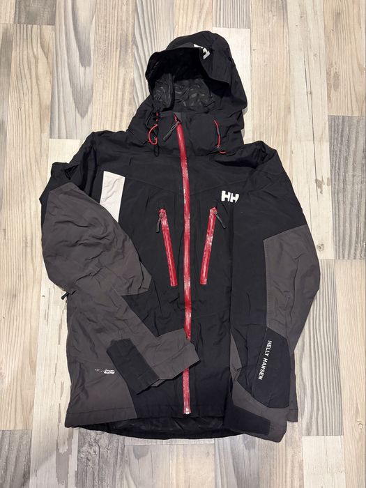 Зимно яке helly hansen