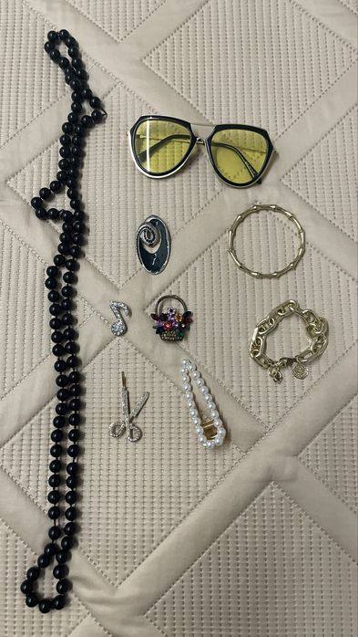 Бижутерия разная по 500 тенге, ремни