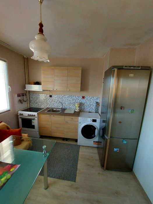 Дава се под наем Двустаен апартамент в Бургас, Славейков - 60 кв.м за 168.3 € - Снимка #3