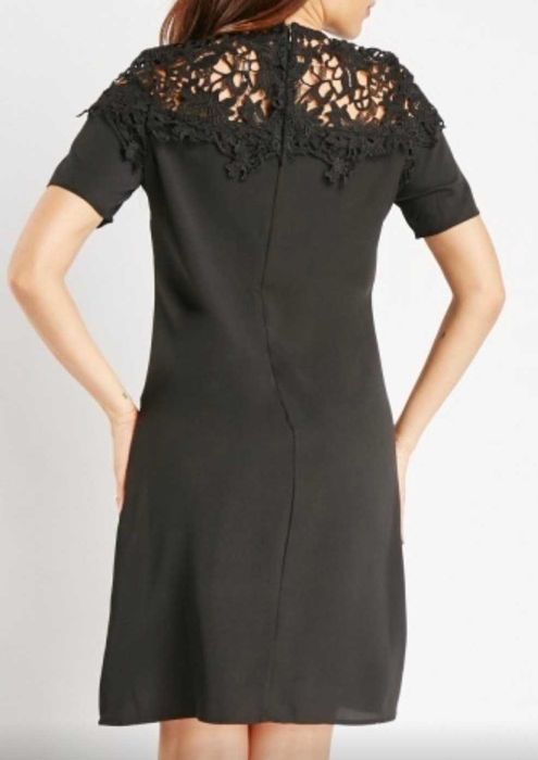 НОВА елегантна дамска рокля с дантела (размер С-М)