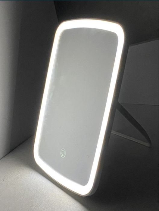 Для макияжа зеркало