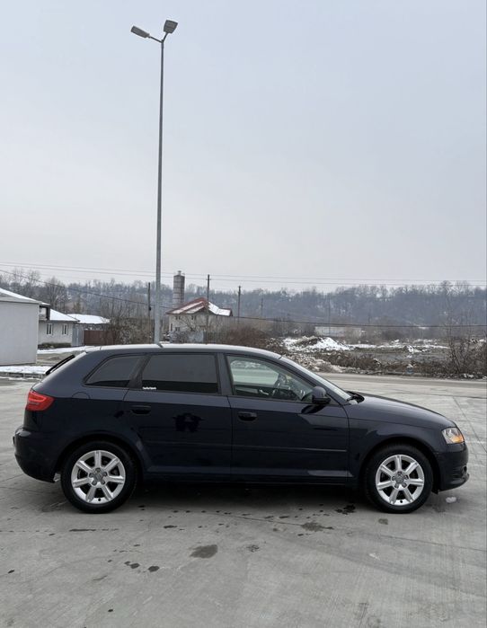 Audi A3.