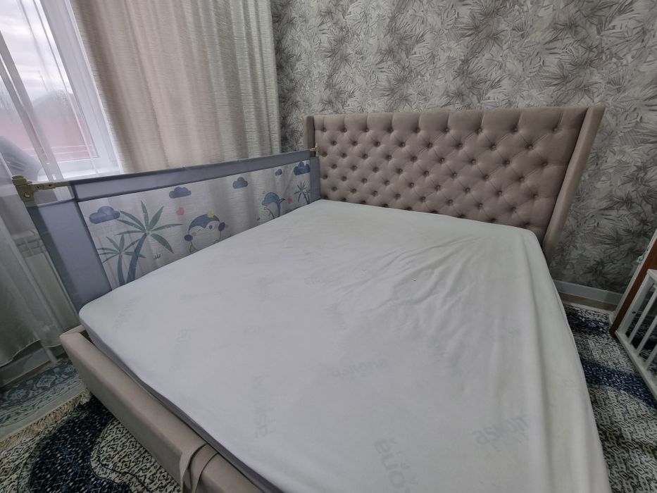 Продам кровать с матрасом