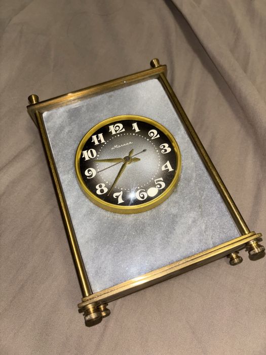 Настольные часы «Молния» (СССР)