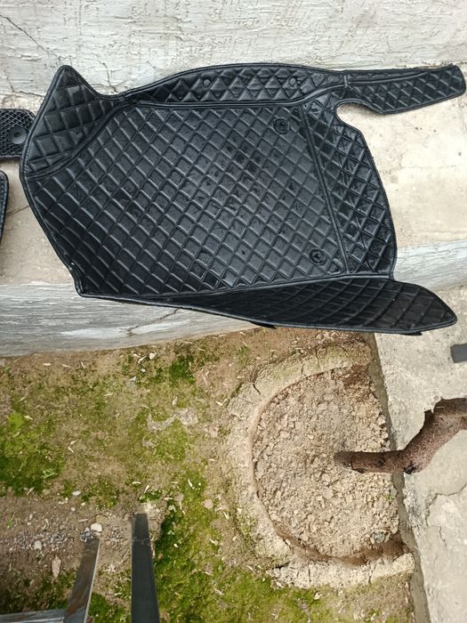 Коврики, в хорошем состоянии