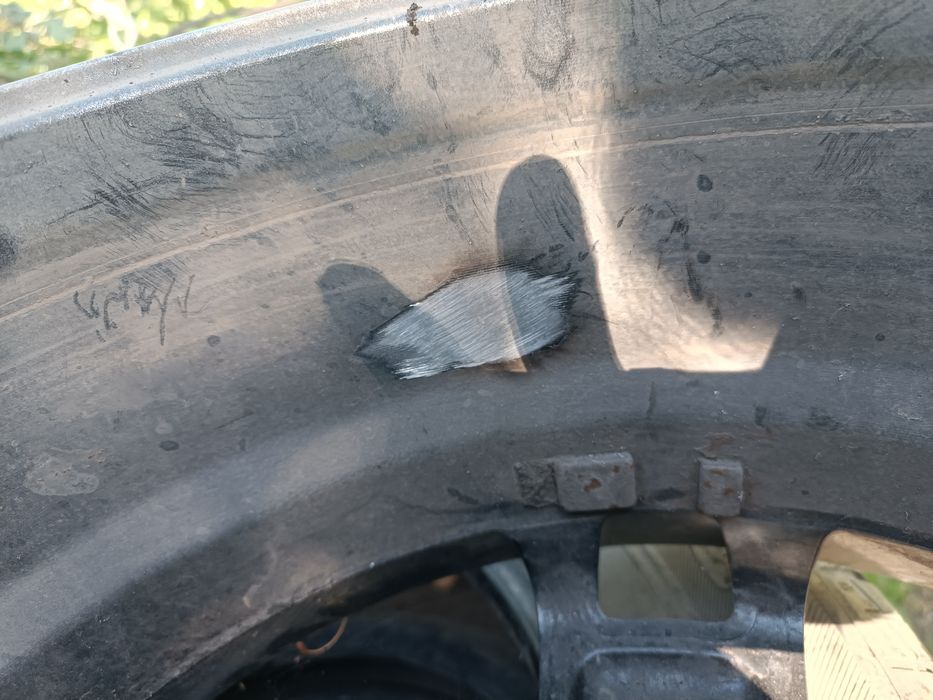 Продам диски на легковой автомобиль