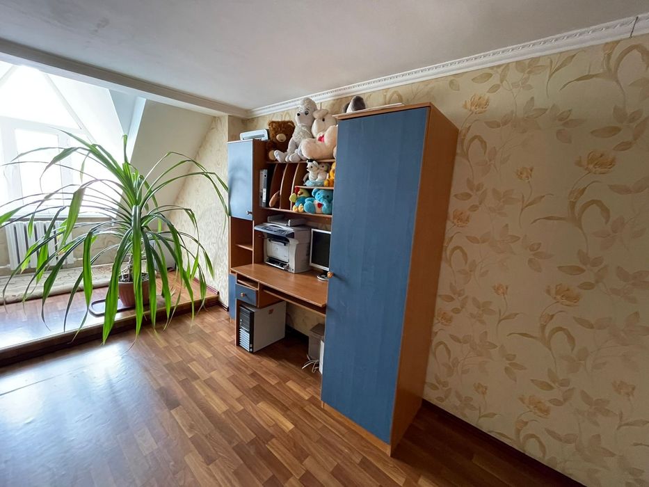 Компьютерный стол, шкаф