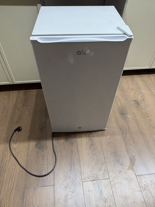 Продается холодильник Артель