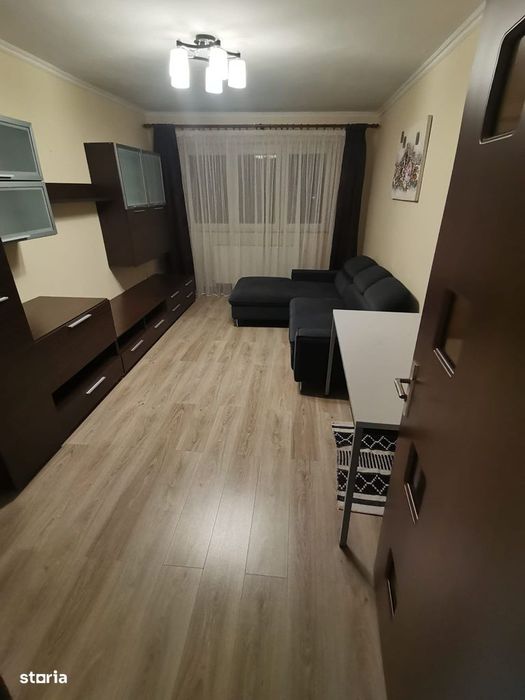 De închiriat apartament cu 2 camere, decomandat – Centrul orașului