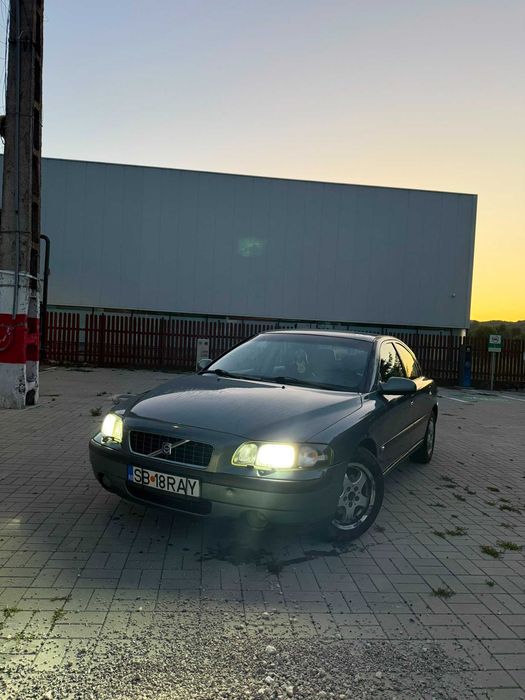 Vând urgent Volvo s60 D5 an 2003