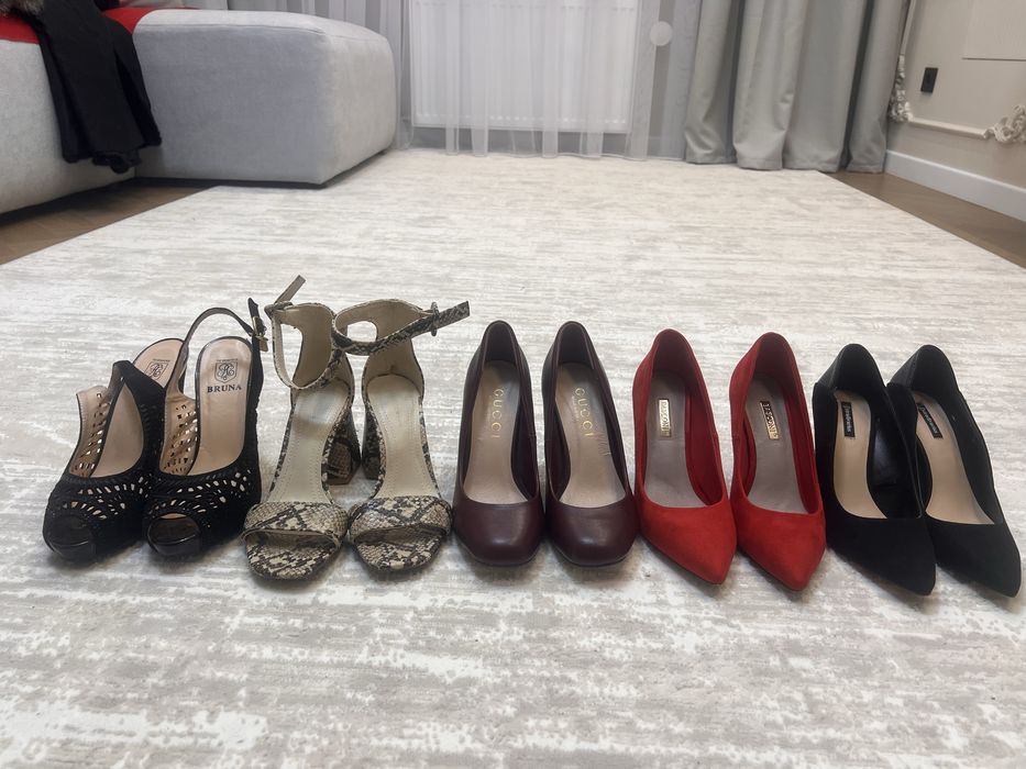 Продается обувь ботфорты