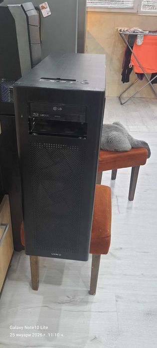 Компютър  с кутия