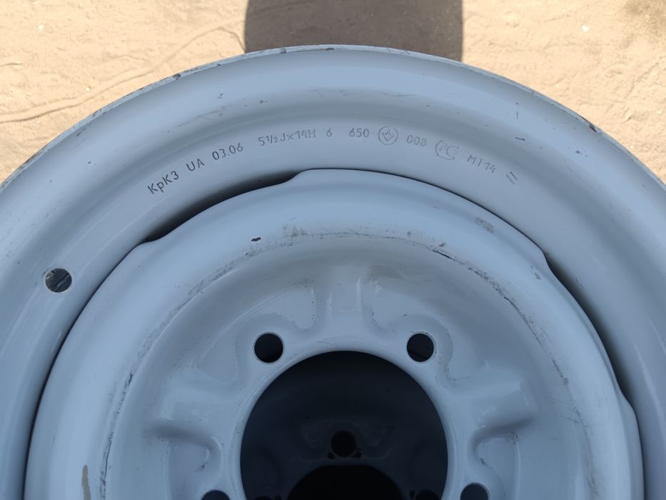 Продам шиня на волгу