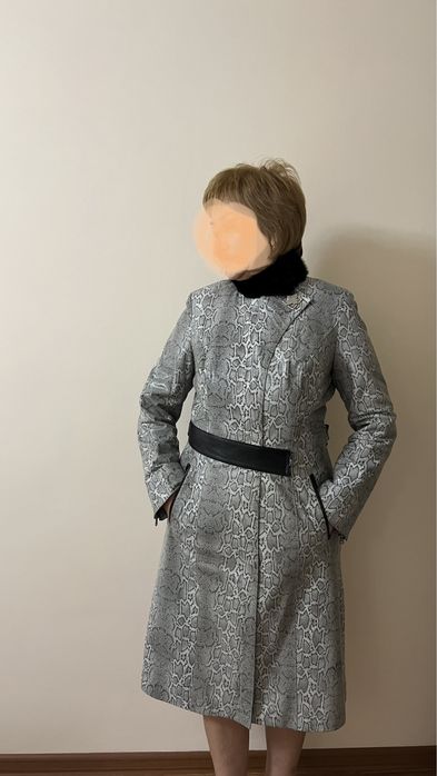 Женский кожаный плащ