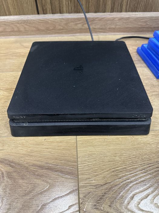 Play Station 4 slim 1TB