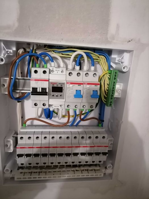 Предлогаю услуги электрика.