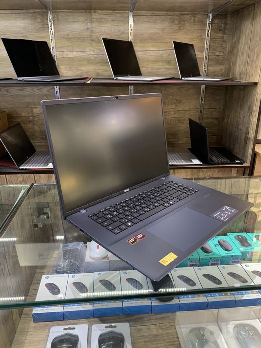 ASUS Vivobook 18.0