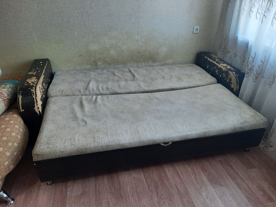 Отдам даром диван
