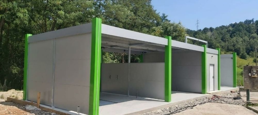 Vând hală metalica