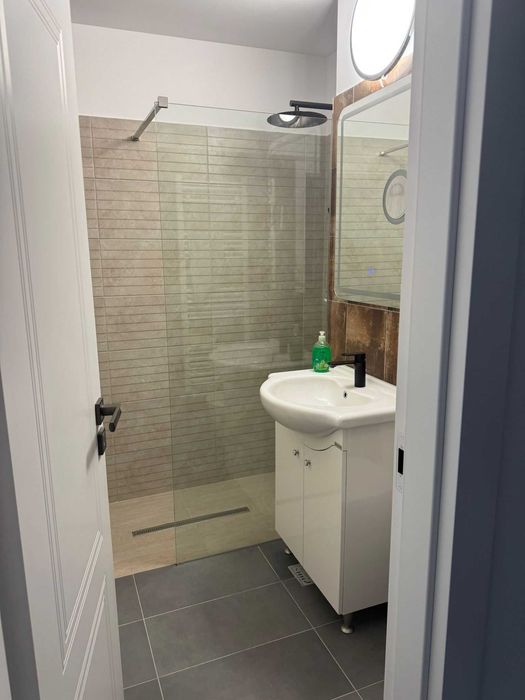 Apartament 3 camere de închiriat – Calea Romanului, Piatra Neamț | 96 mp | Prima închiriere