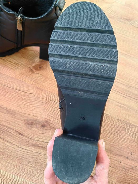 Дамски боти на ток до глезена