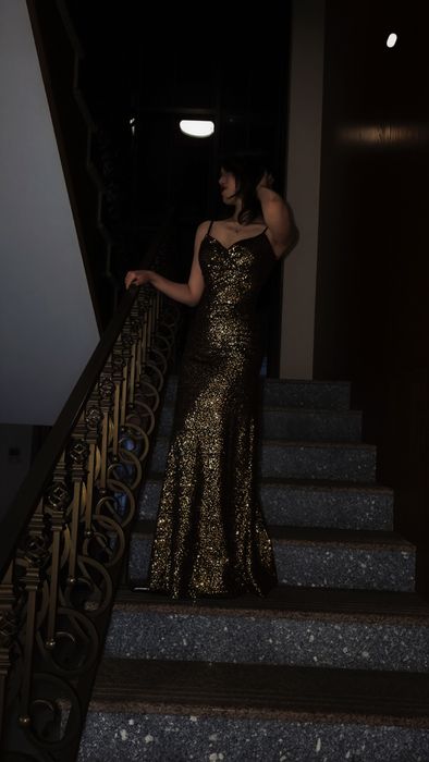 Вечернее платье золотое