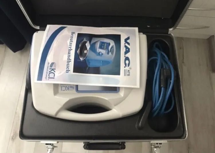 KCI уред за вакуумна негативна терапия . Медицинско оборудване