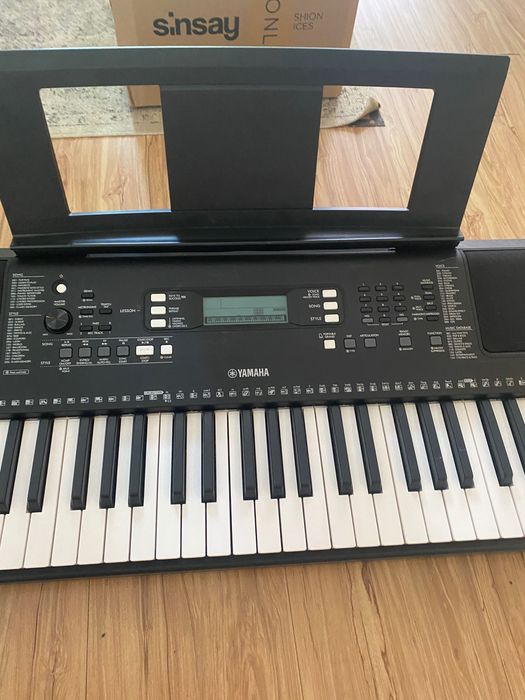Keyboard Yamaha PSR-E373
